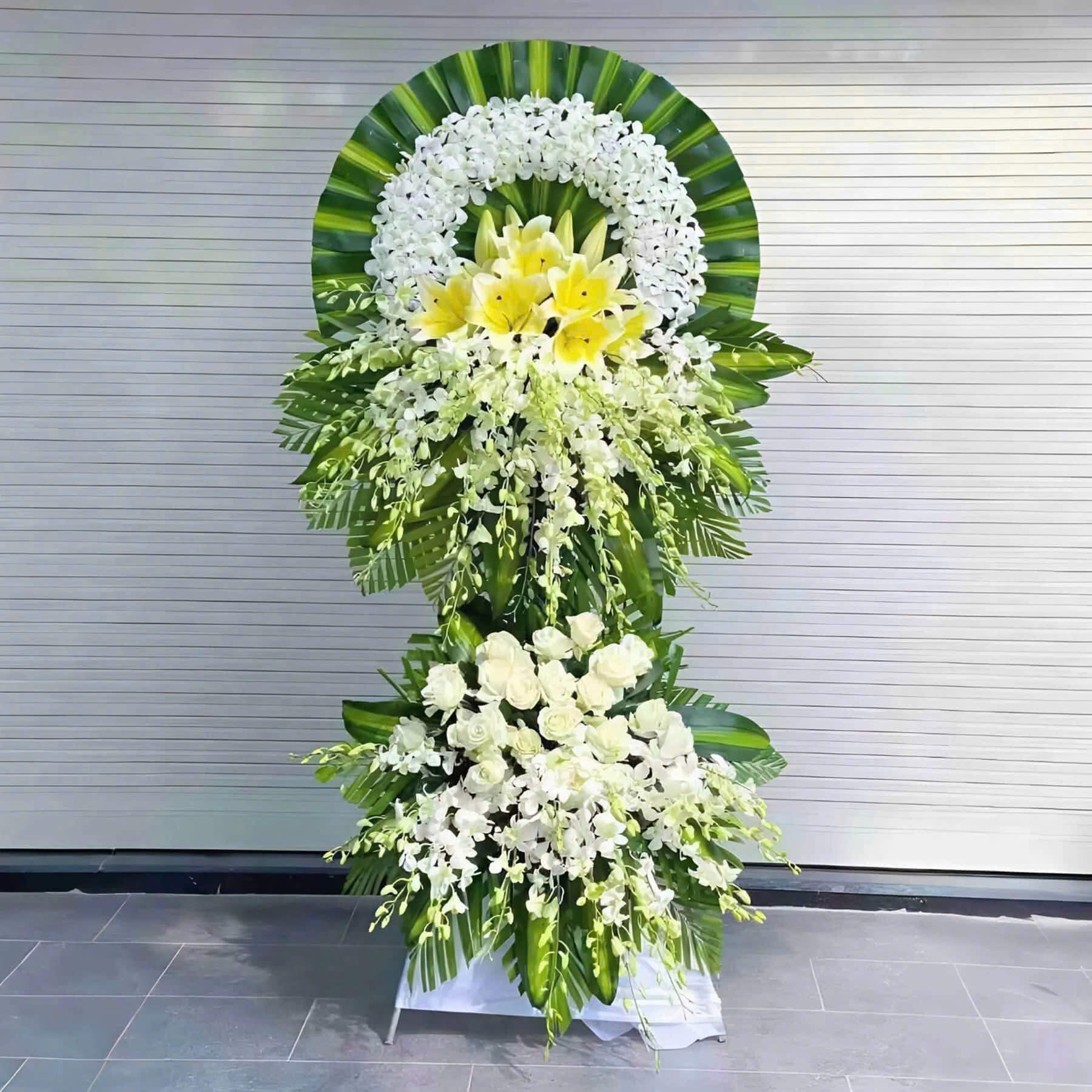 Thành Kính Phân Ưu - Ý Nghĩa Sâu Sắc Của Vòng Hoa Tang Lễ và Cách Chọn Hoa Chia Buồn Trang Trọng Nhất